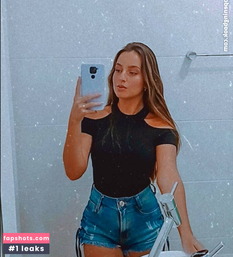 Amanda Freitas gallery photo #23