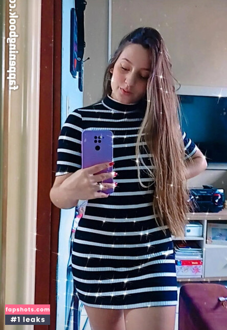 Amanda Freitas gallery photo #28