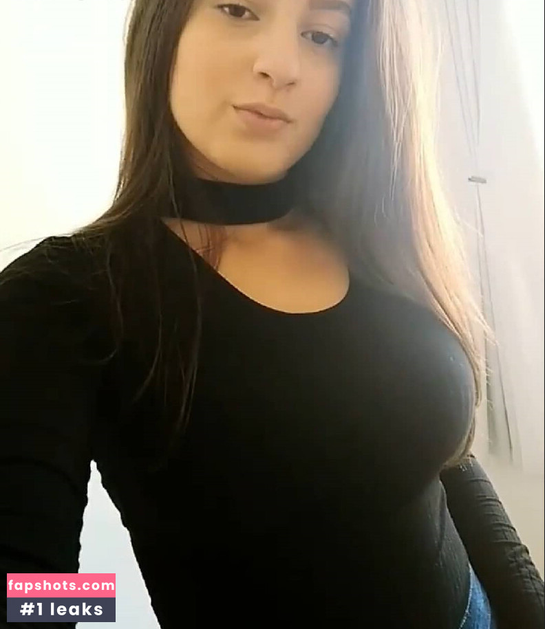 Amanda Freitas gallery photo #31