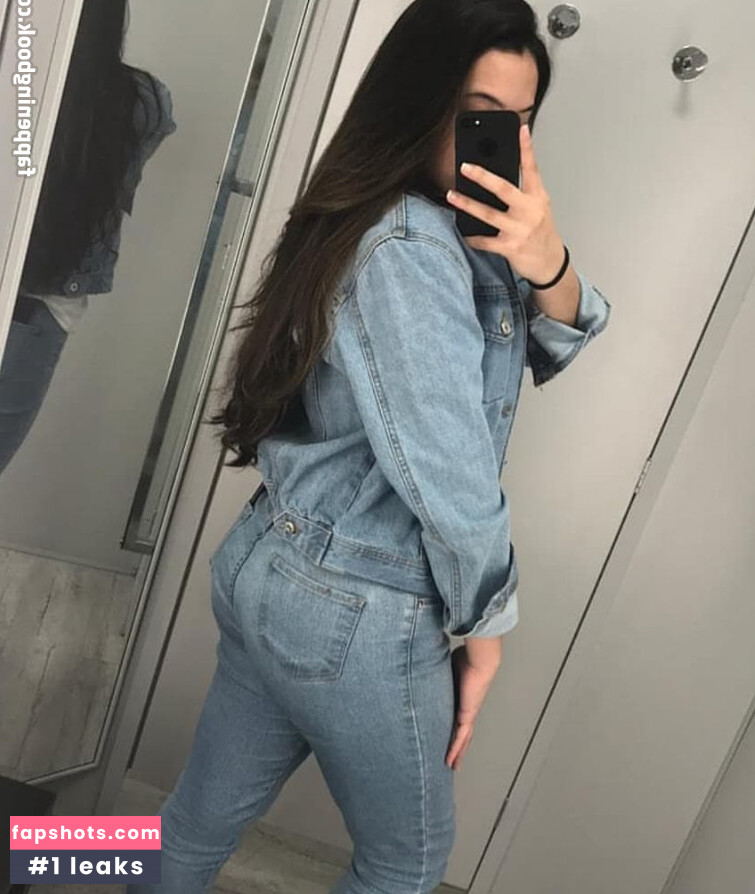 Amanda Freitas gallery photo #33