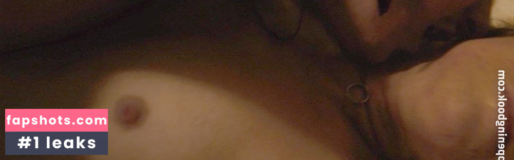 Amanda Fuller gallery photo #15