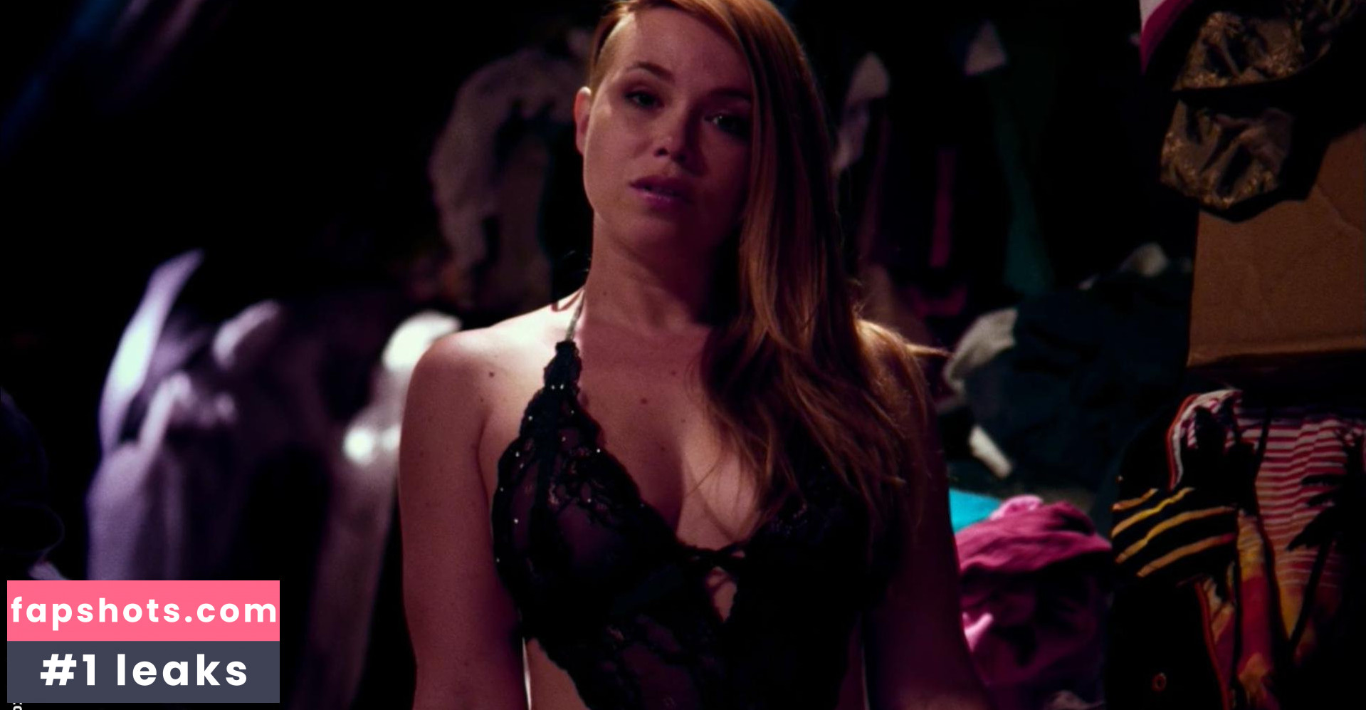 Amanda Fuller gallery photo #16