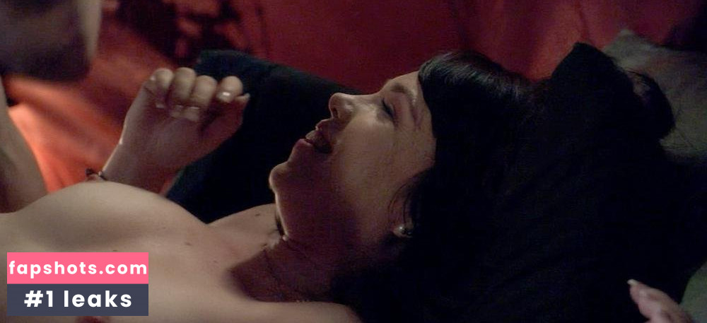 Amanda Fuller gallery photo #36