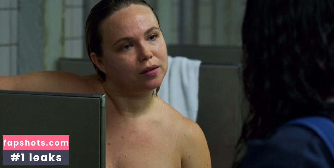 Amanda Fuller gallery photo #6