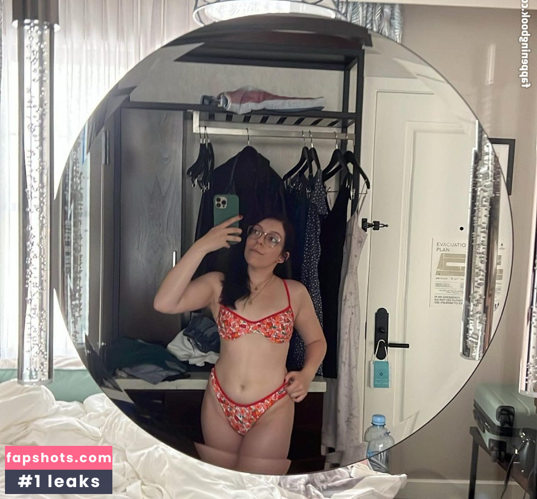 Amanda Golka gallery photo #18