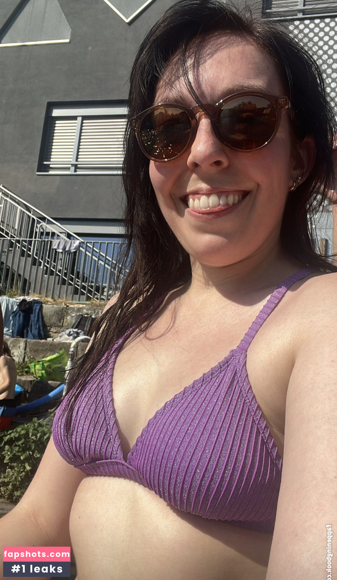 Amanda Golka gallery photo #3