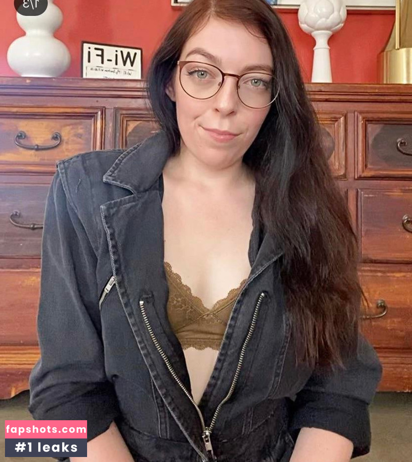 Amanda Golka gallery photo #26