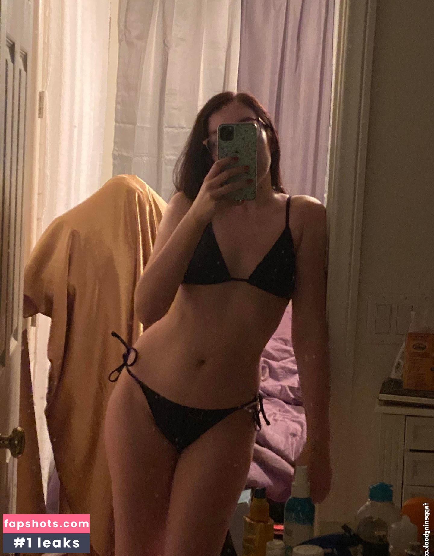 Amanda Golka gallery photo #27