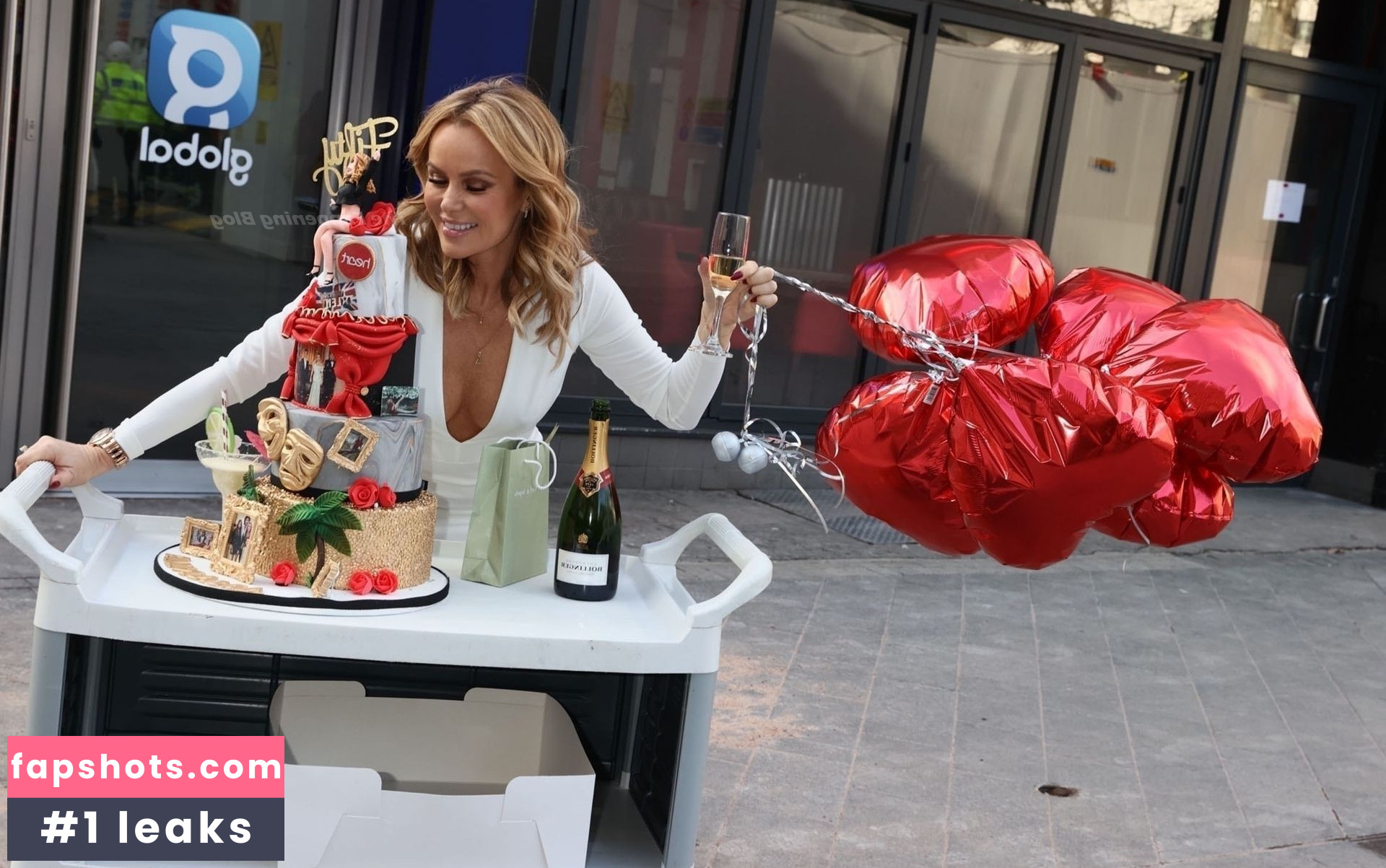 Amanda Holden Nahé úniky fotek pouze od fanoušků #1001 - Fapshots