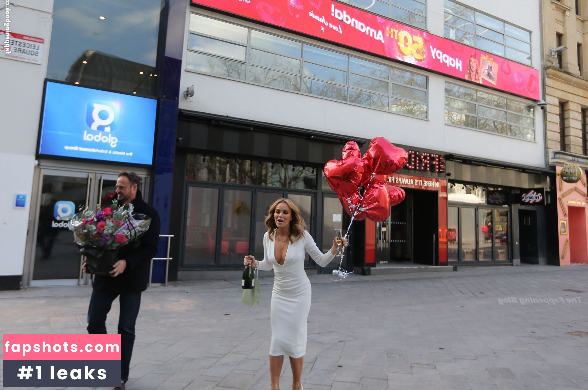 Amanda Holden Nahé úniky fotek pouze od fanoušků #1009 - Fapshots