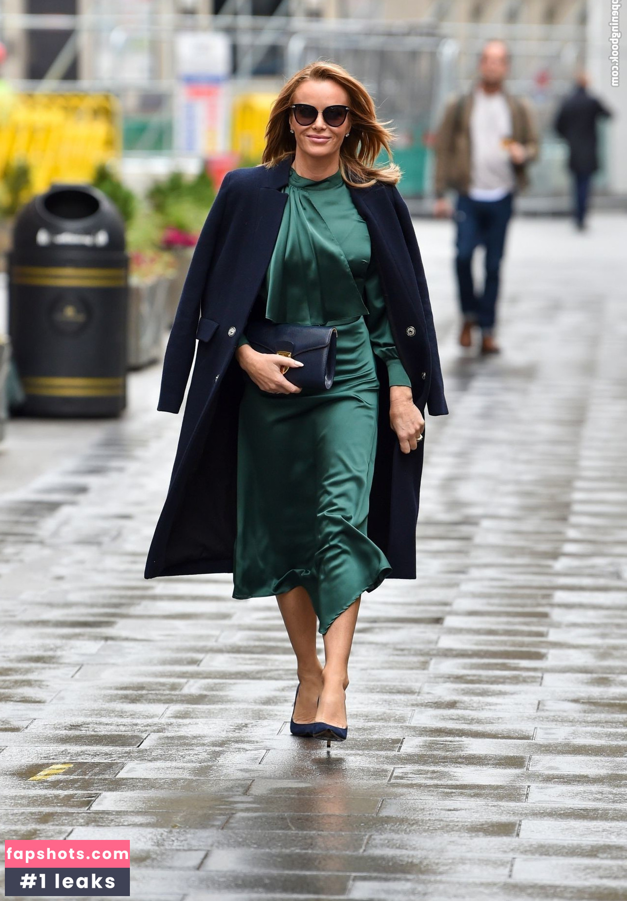 Amanda Holden Nahé úniky fotek pouze od fanoušků #1032 - Fapshots