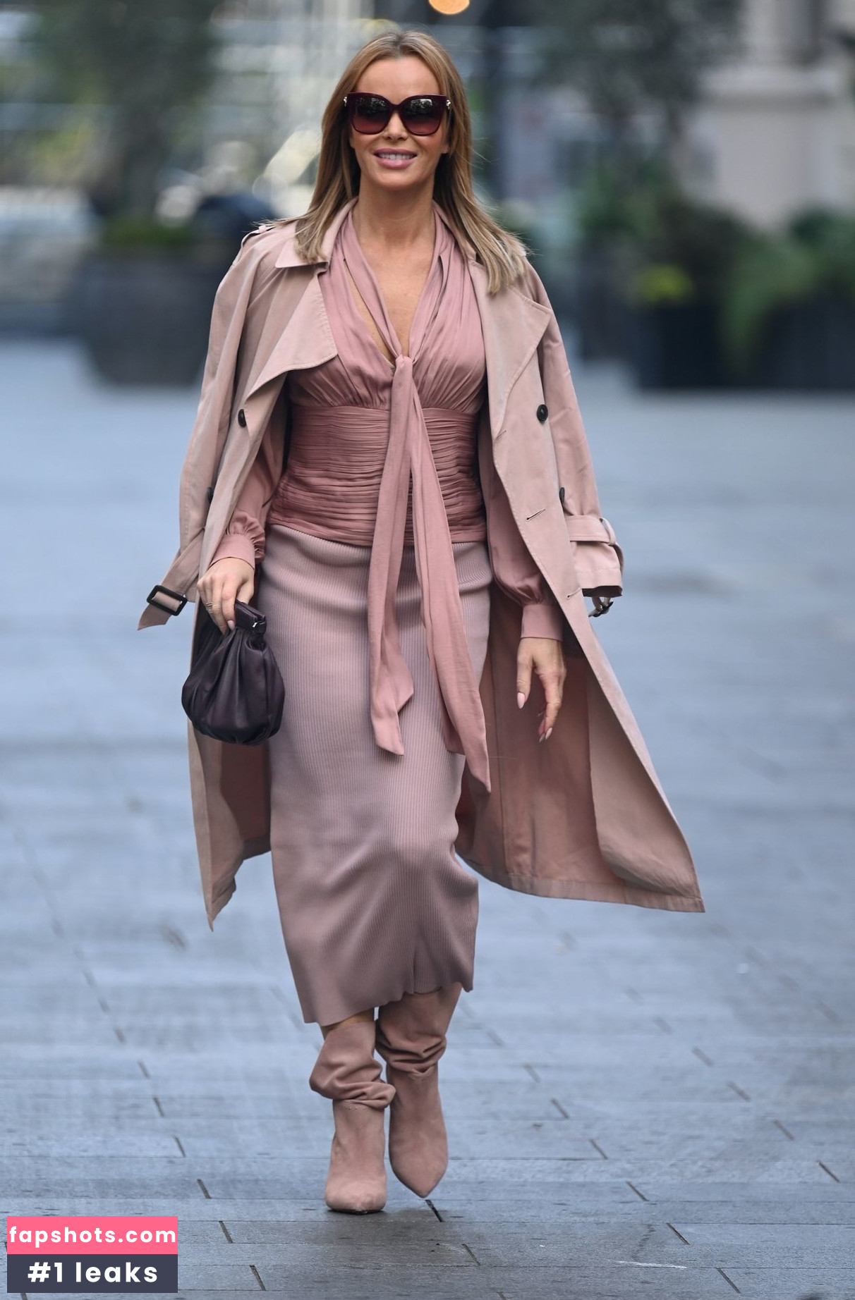 Amanda Holden Nahé úniky fotek pouze od fanoušků #1060 - Fapshots