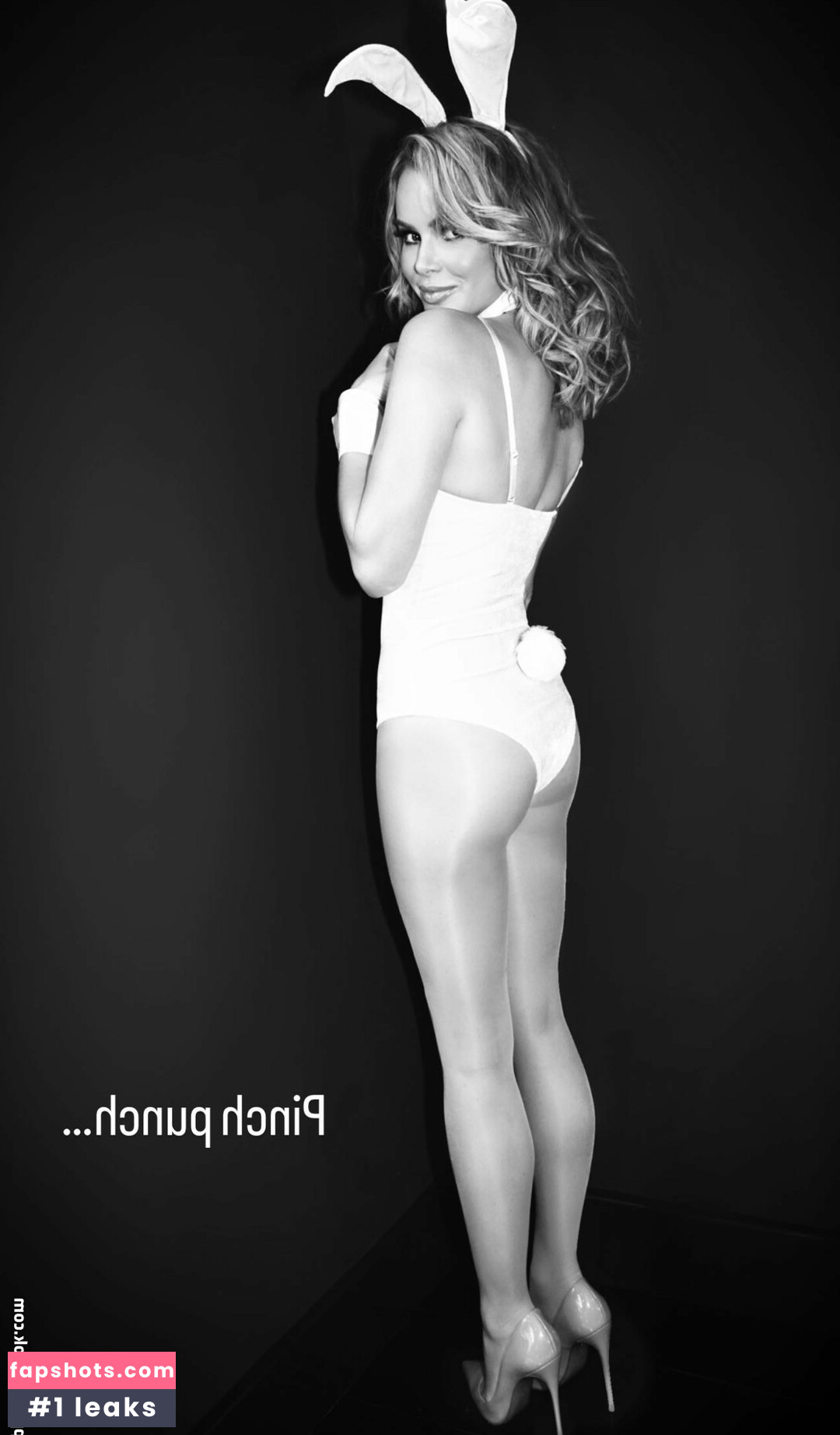 Amanda Holden Nahé úniky fotek pouze od fanoušků #492 - Fapshots