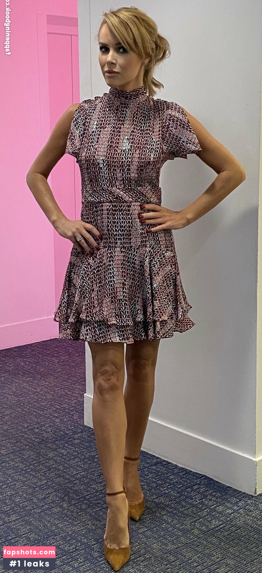 Amanda Holden Nahé úniky fotek pouze od fanoušků #547 - Fapshots