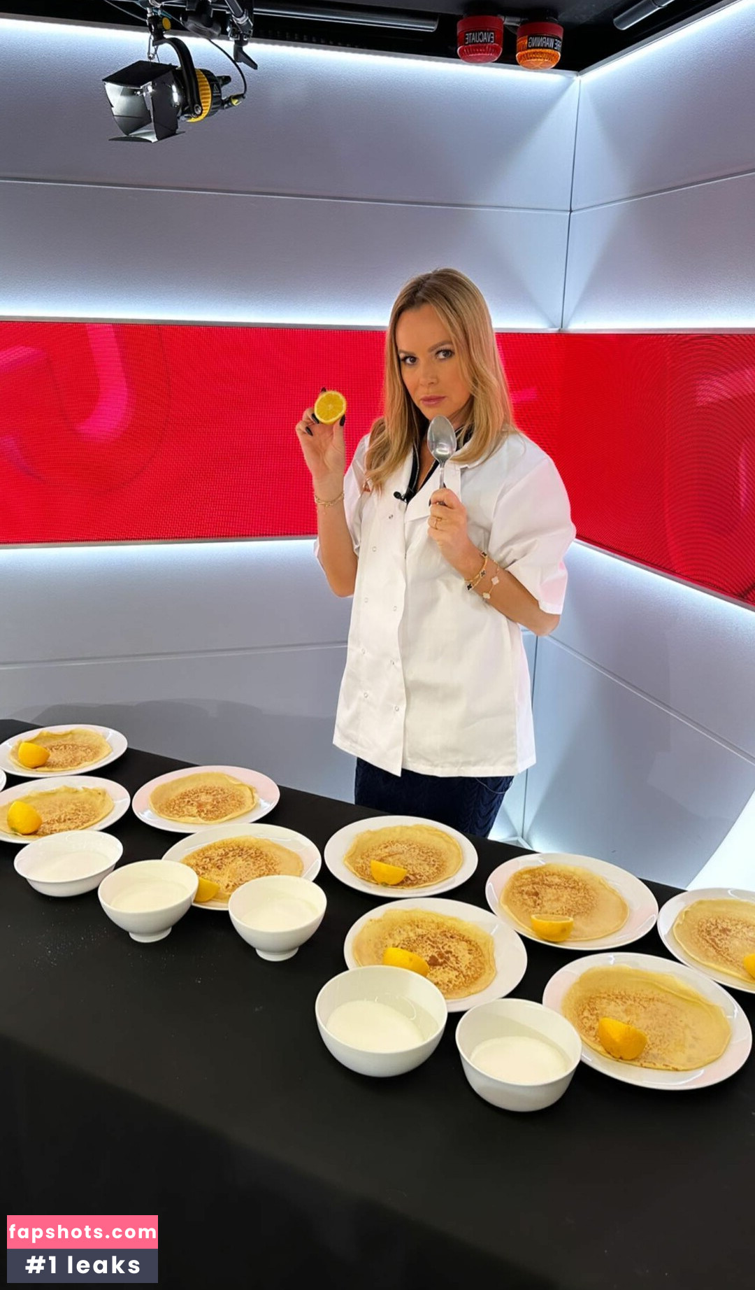 Amanda Holden Nahé úniky fotek pouze od fanoušků #568 - Fapshots