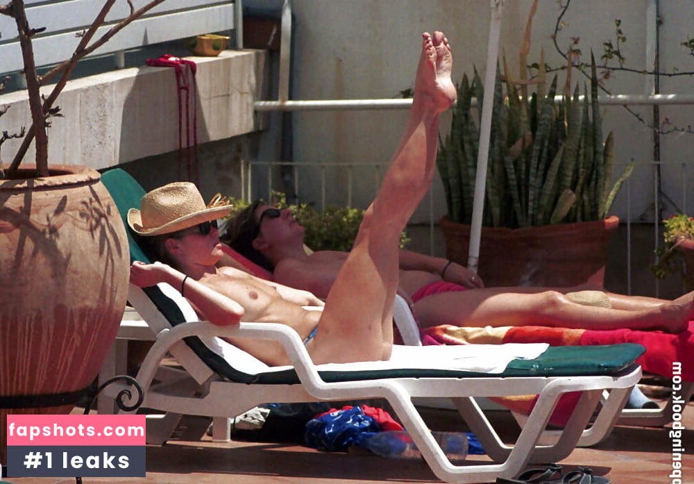 Amanda Holden Nahé úniky fotek pouze od fanoušků #606 - Fapshots