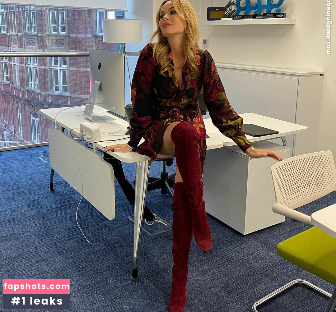 Amanda Holden Nahé úniky fotek pouze od fanoušků #690 - Fapshots