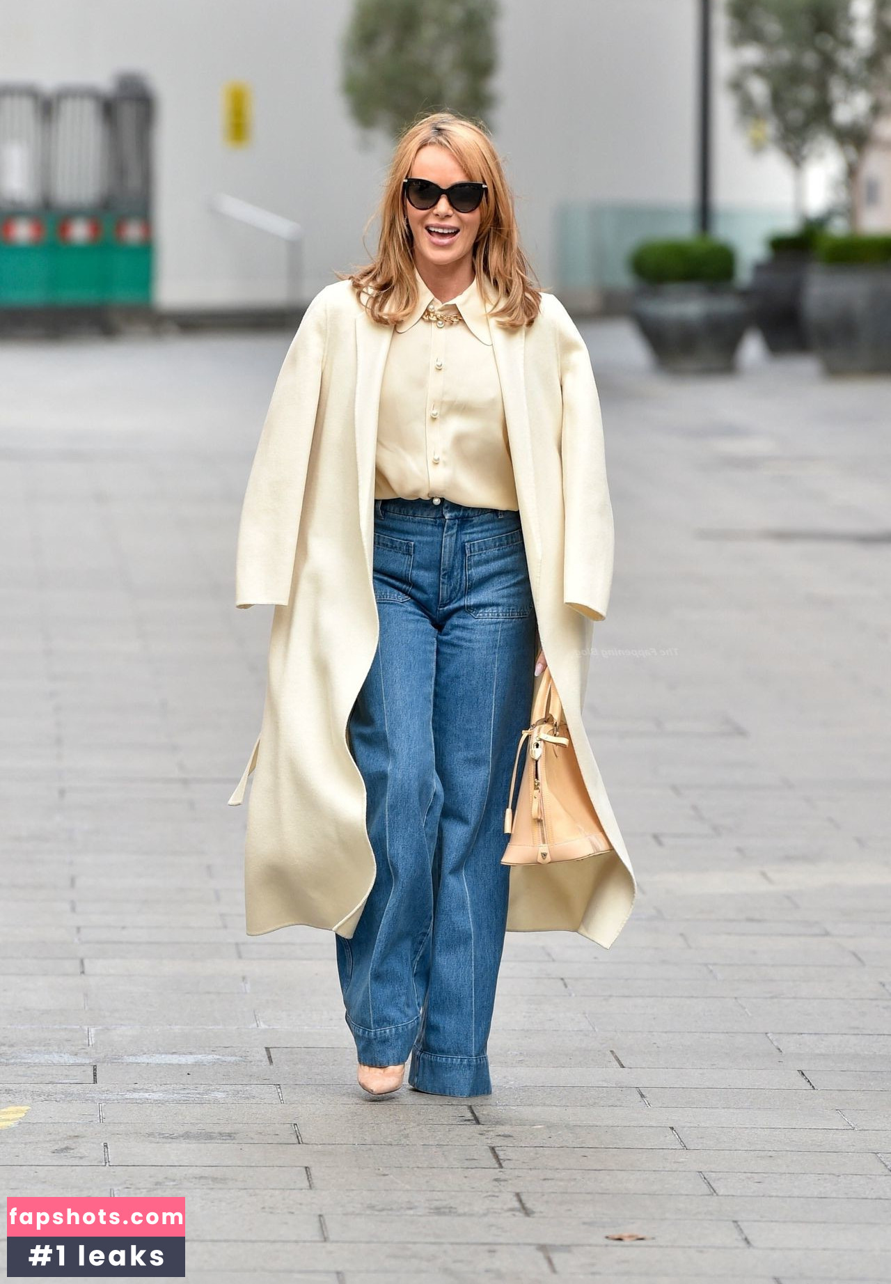 Amanda Holden Nahé úniky fotek pouze od fanoušků #959 - Fapshots