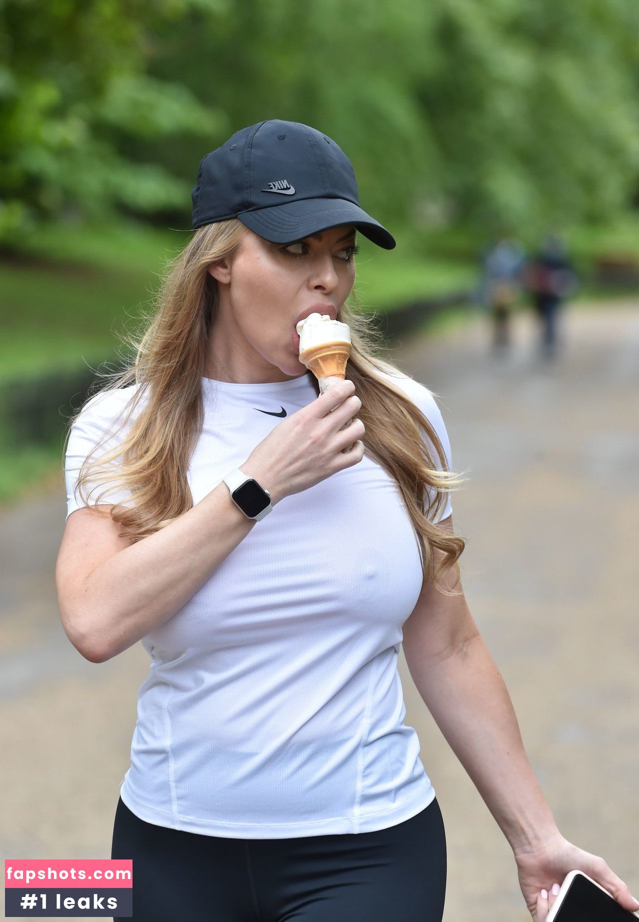 Amanda Lauren gallery photo #2