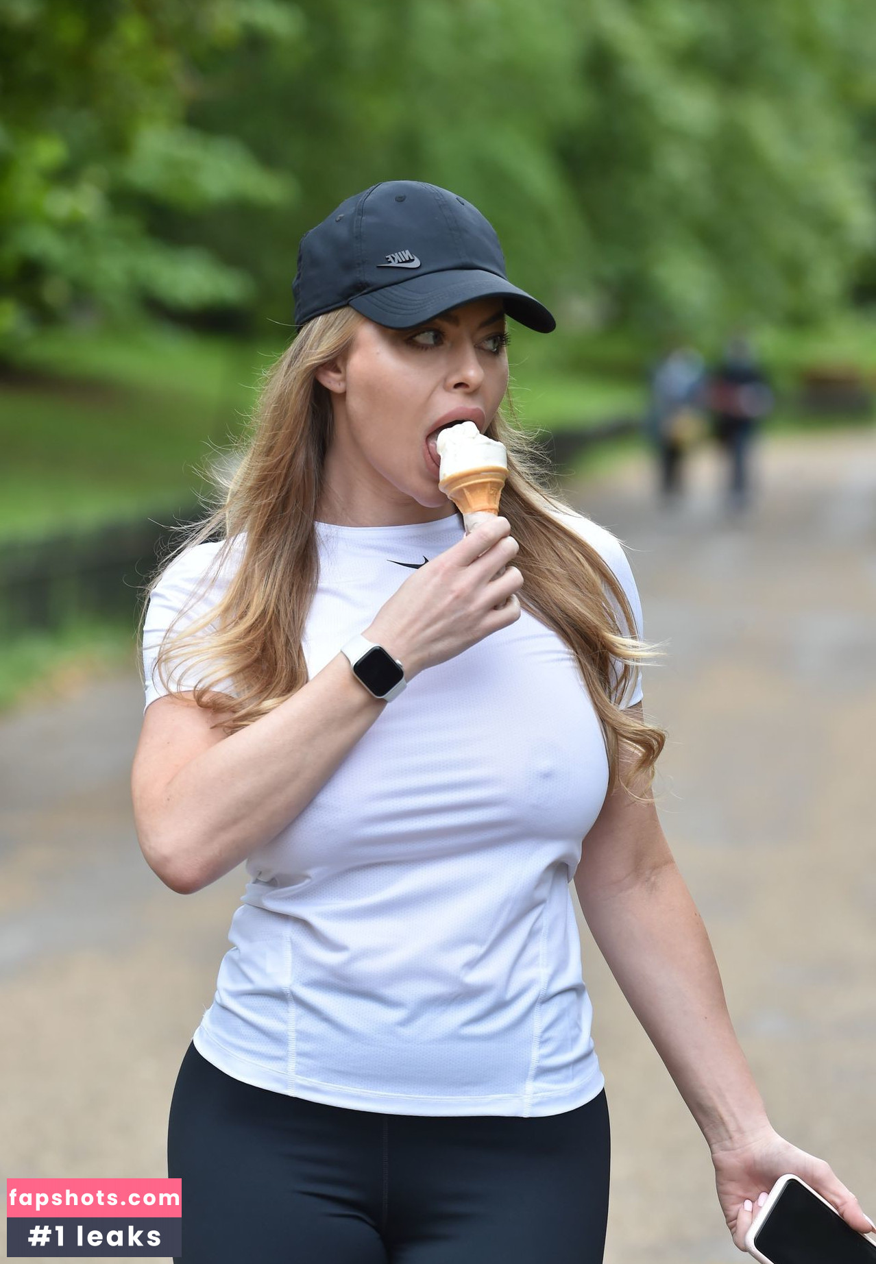 Amanda Lauren gallery photo #3