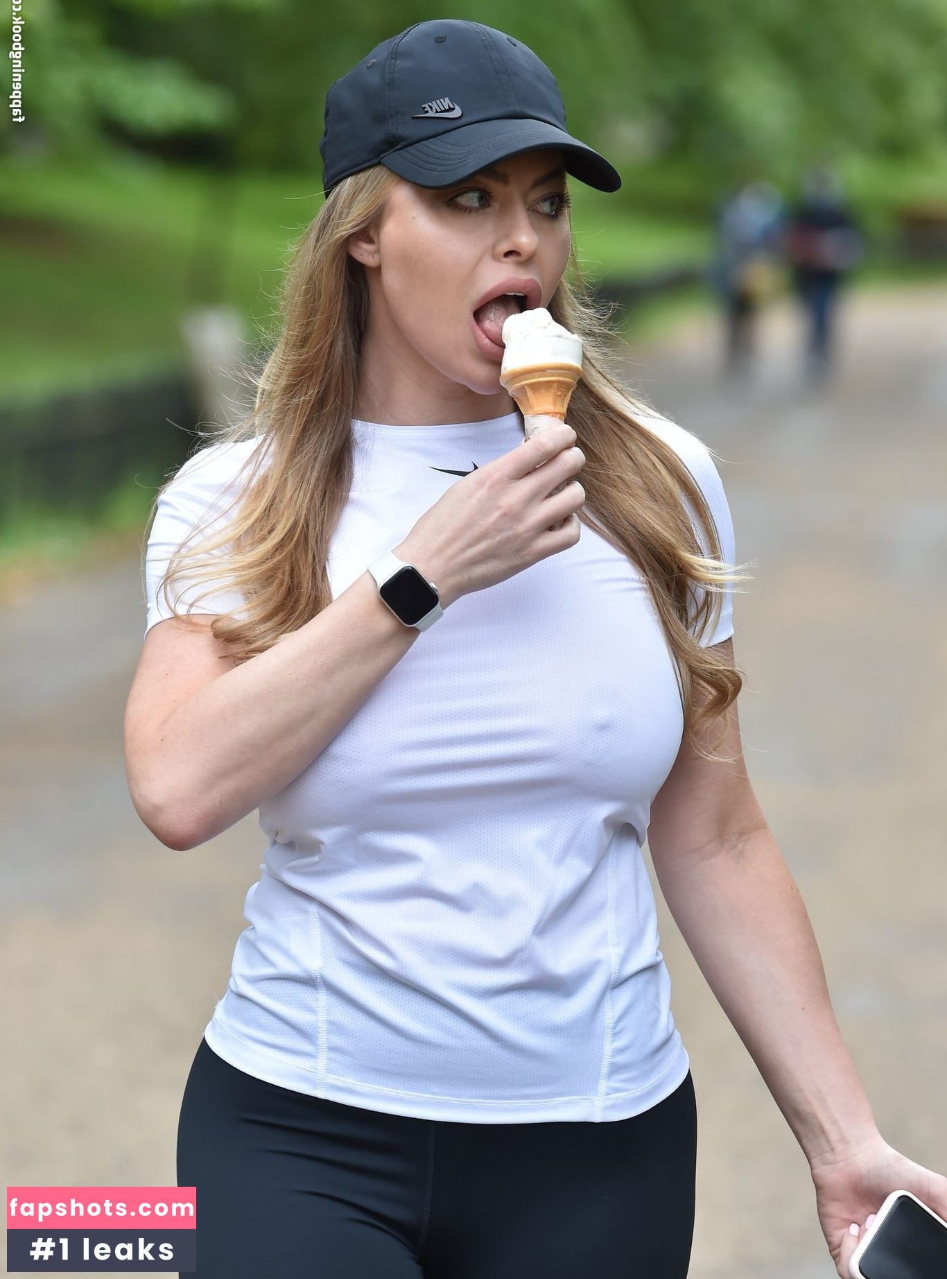 Amanda Lauren gallery photo #4