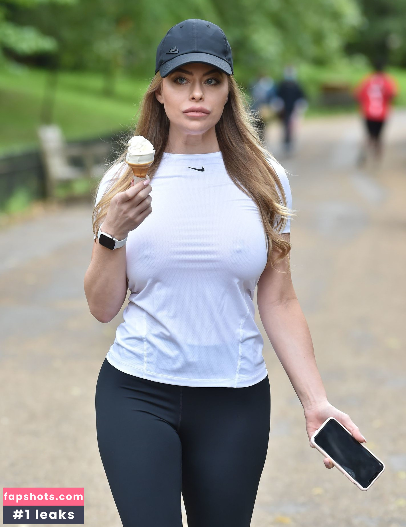 Amanda Lauren gallery photo #5