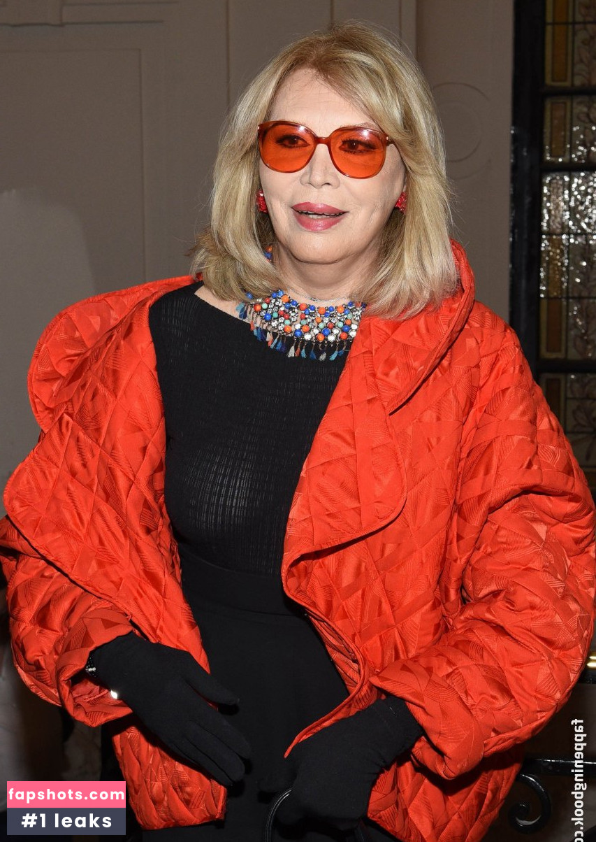 Amanda Lear gallery photo #17