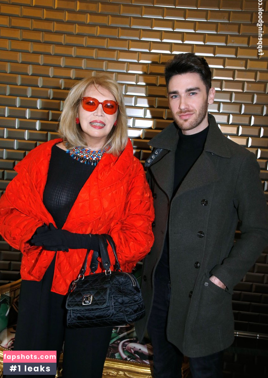 Amanda Lear gallery photo #22