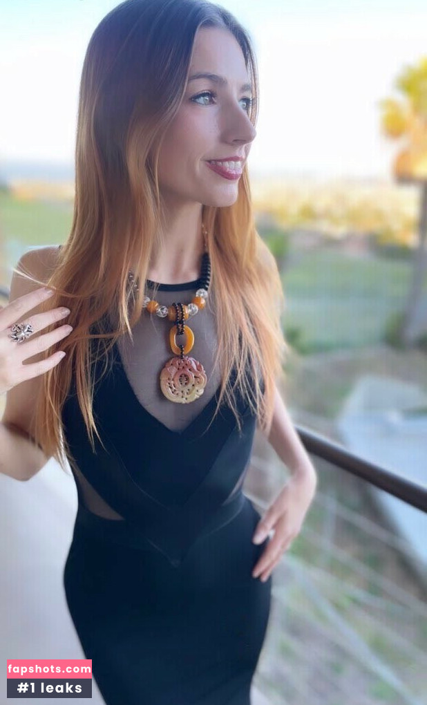 Amanda Lynne gallery photo #9