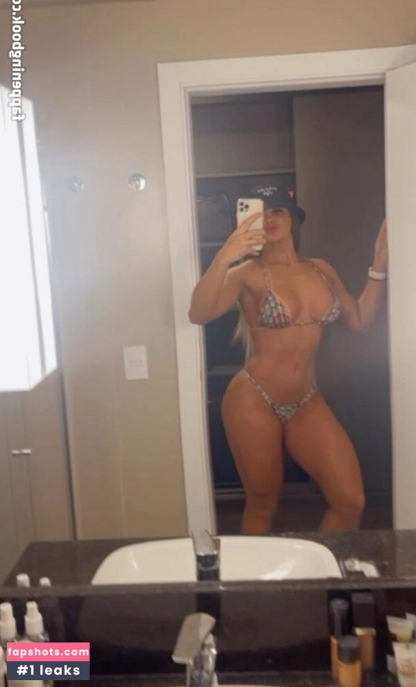 Amanda Medeiros gallery photo #83