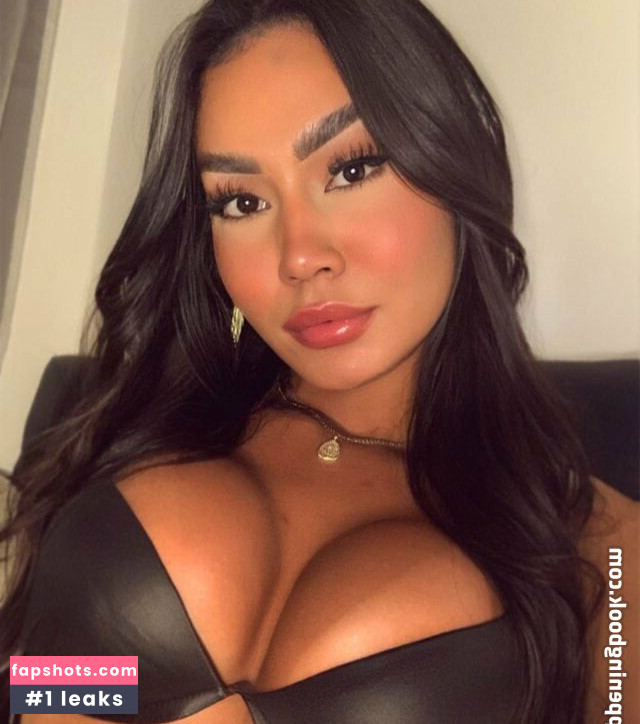 Amanda Pavanelli gallery photo #9