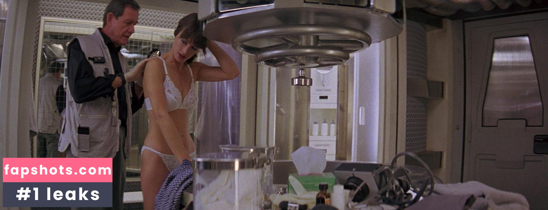 Amanda Pays gallery photo #8