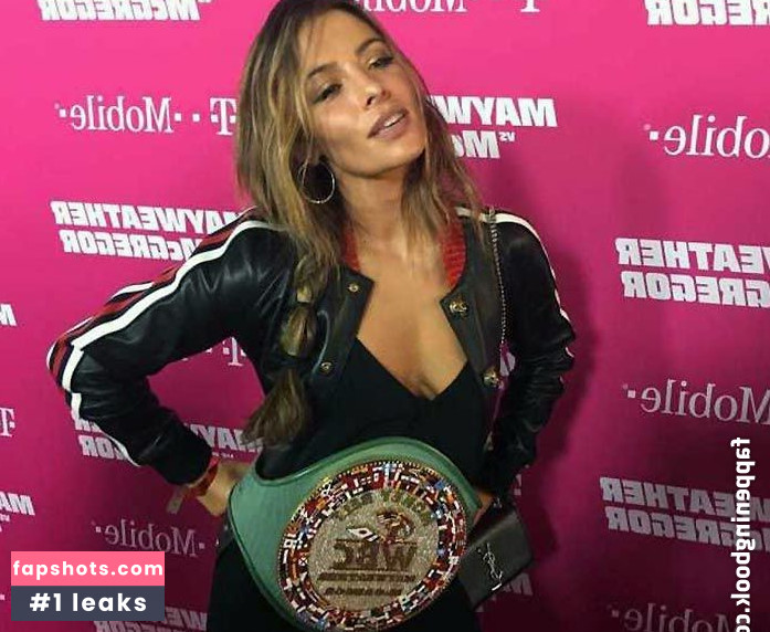 Amanda Pilke gallery photo #33