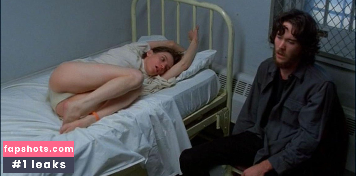 Amanda Plummer gallery photo #20