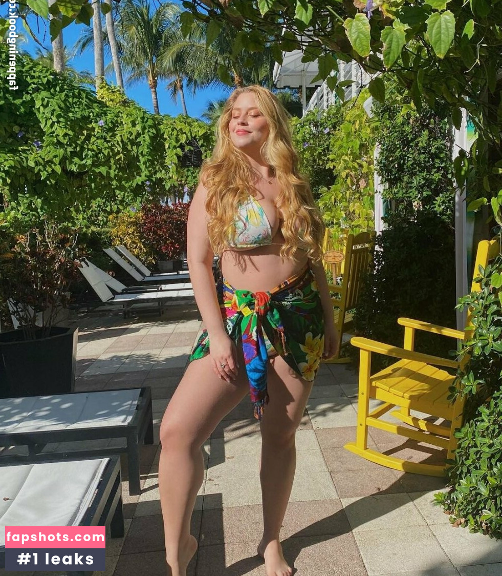 Amanda R gallery photo #3