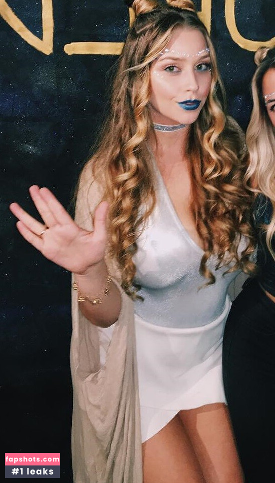 Amanda R gallery photo #22