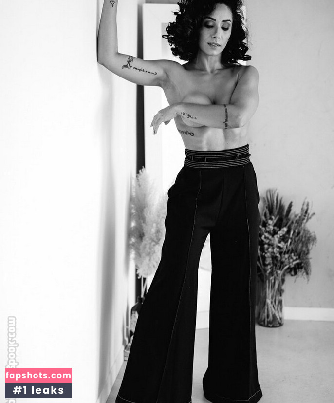 Amanda Ratti nude babe gallery