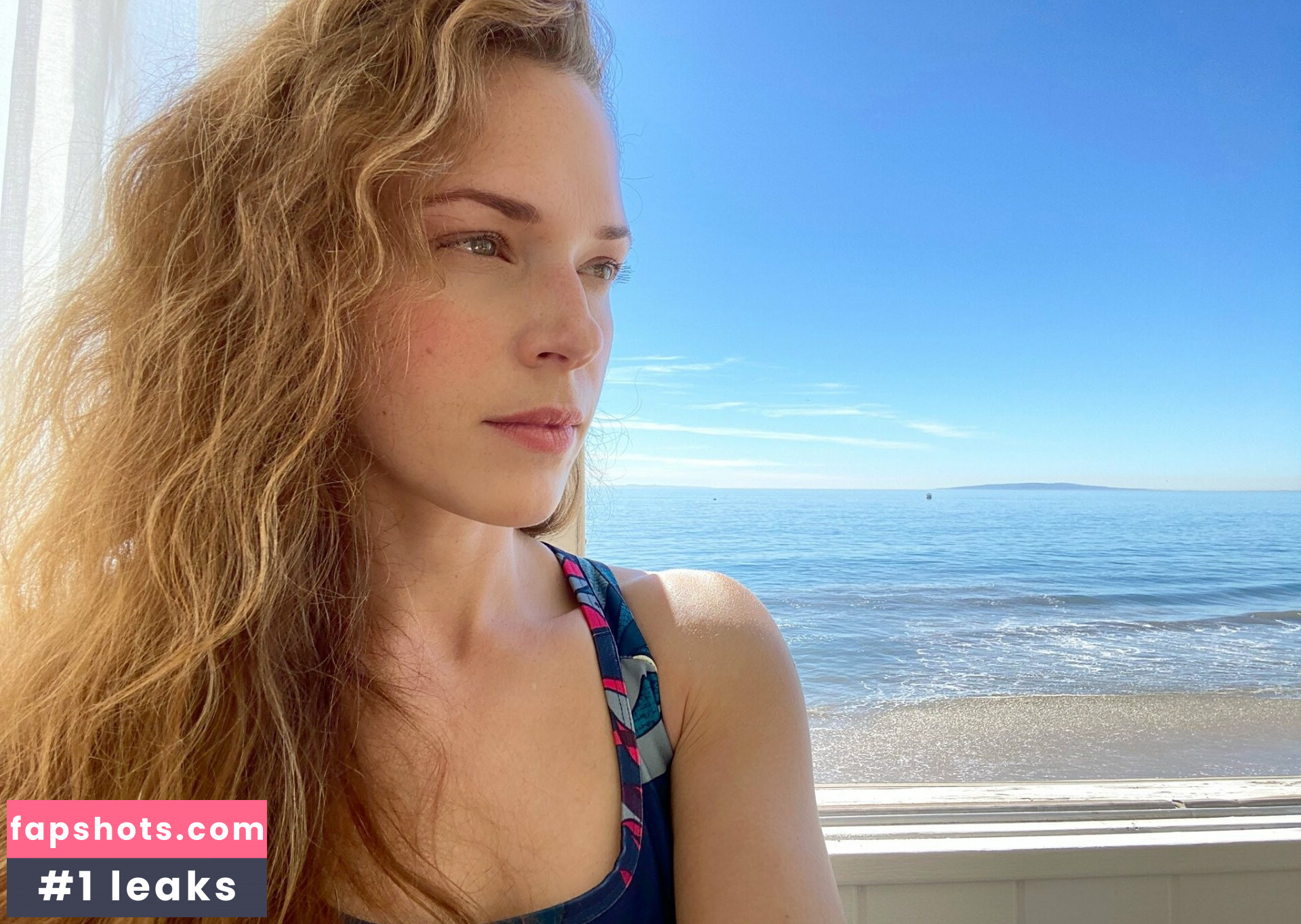 Amanda Righetti gallery photo #27