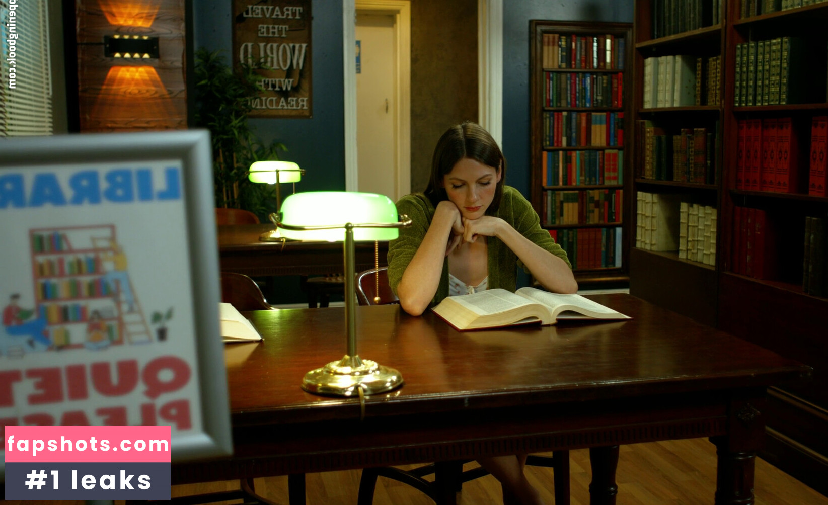 Amanda Riley gallery photo #10