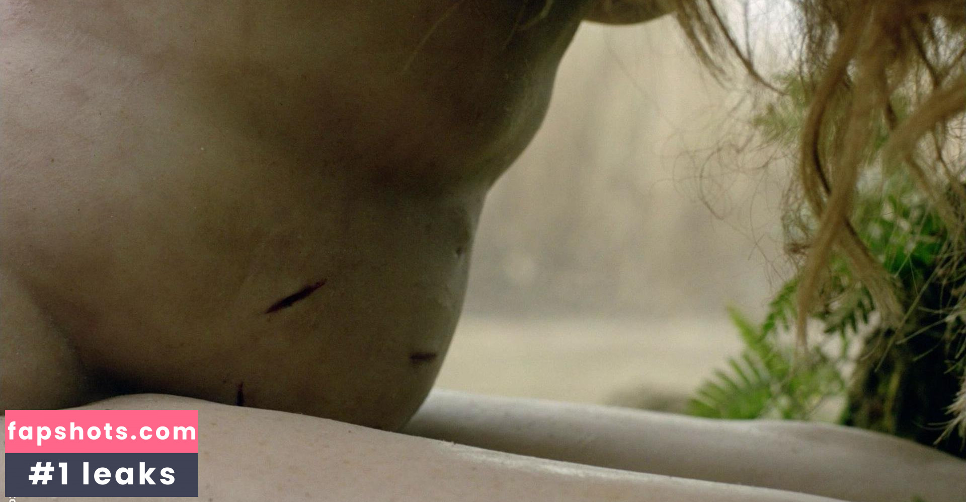 Amanda Rose Batz nude babe gallery