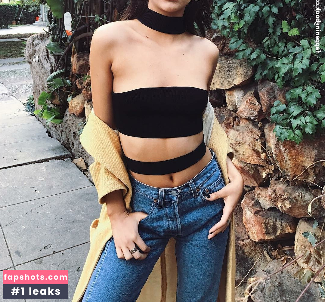 Amanda Steele gallery photo #16