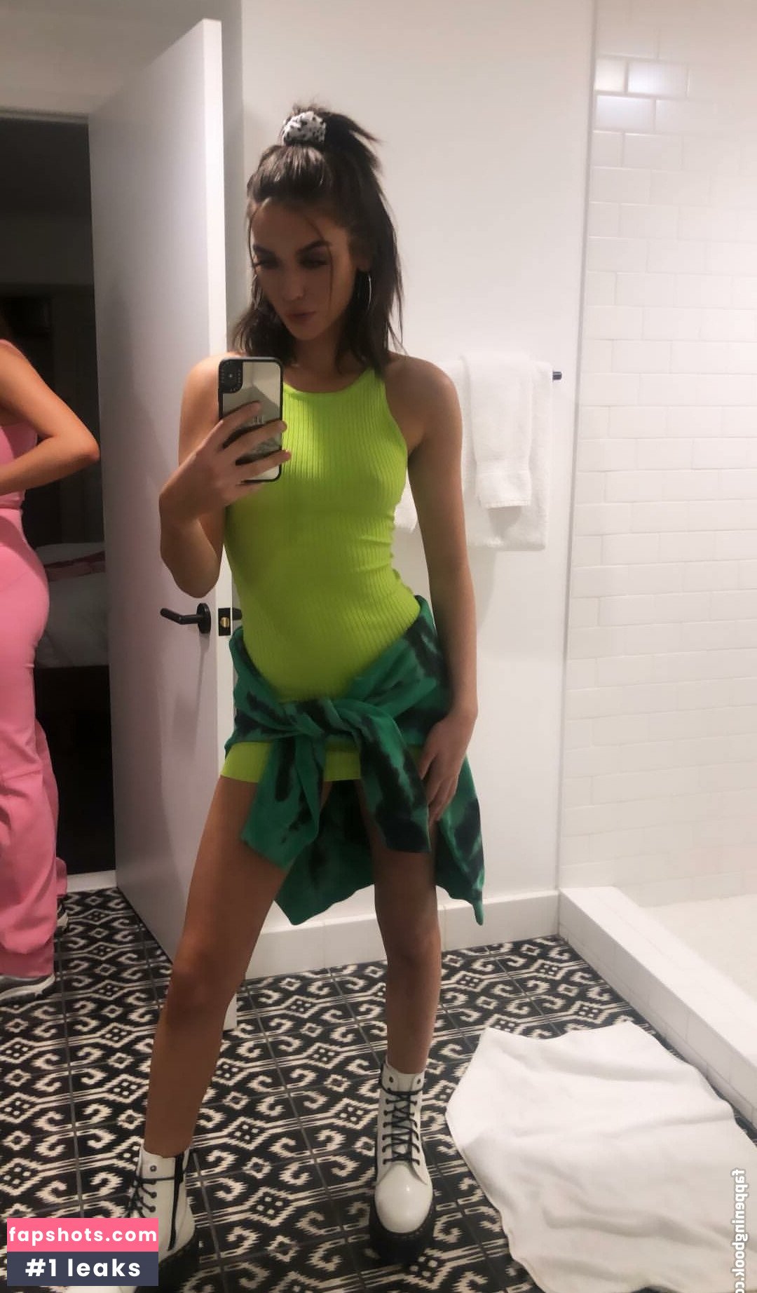 Amanda Steele gallery photo #20