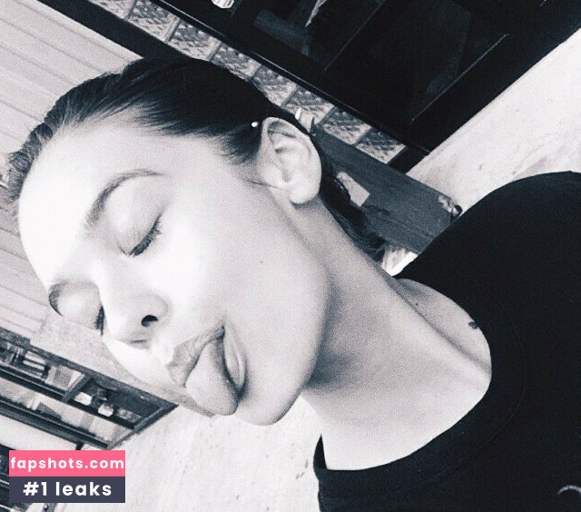 Amanda Steele gallery photo #24