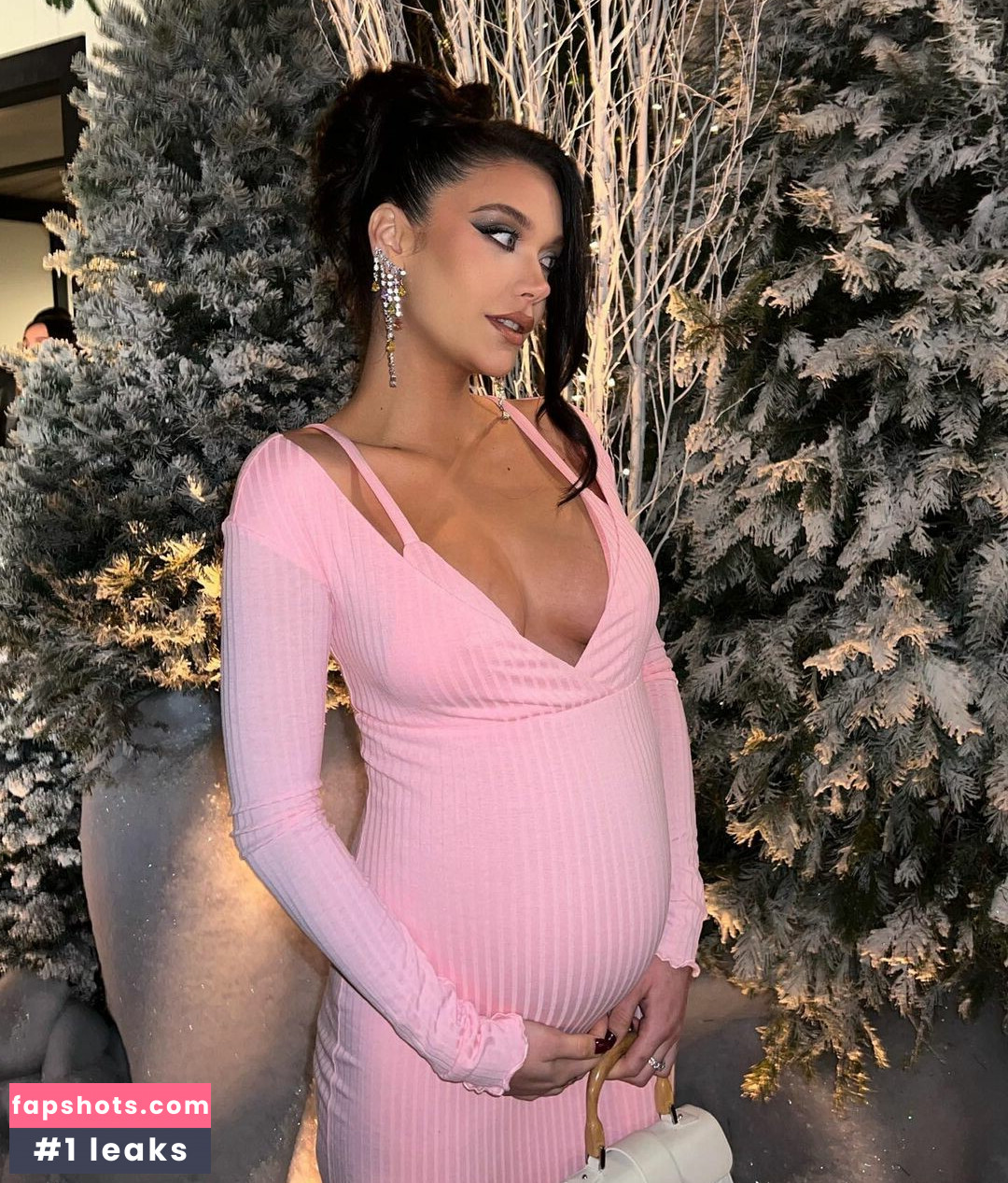 Amanda Steele gallery photo #34