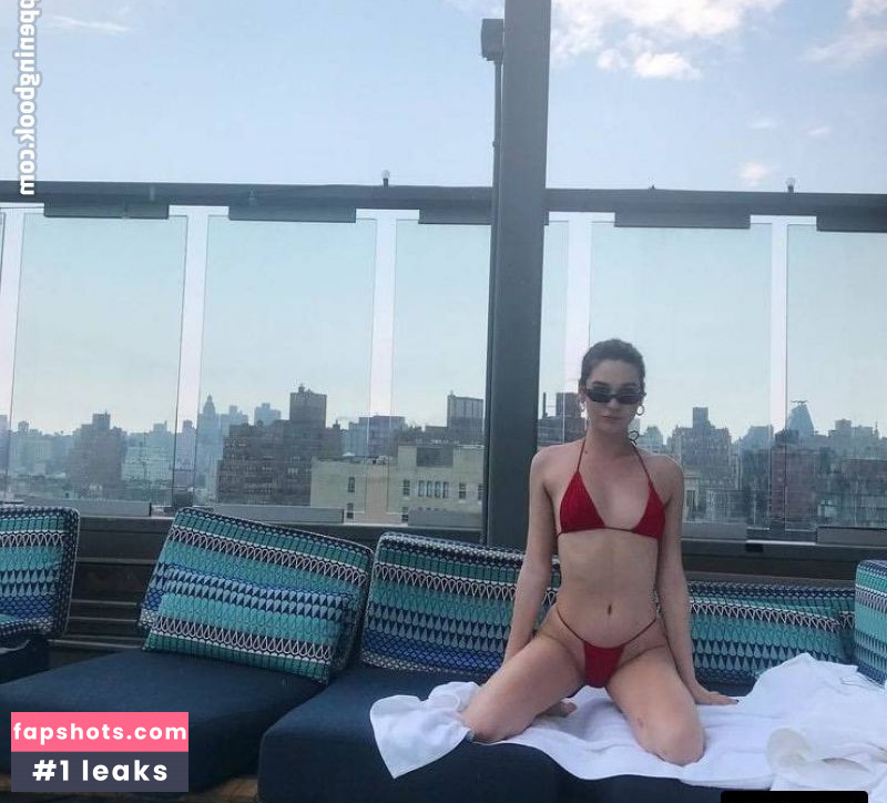 Amanda Steele gallery photo #57