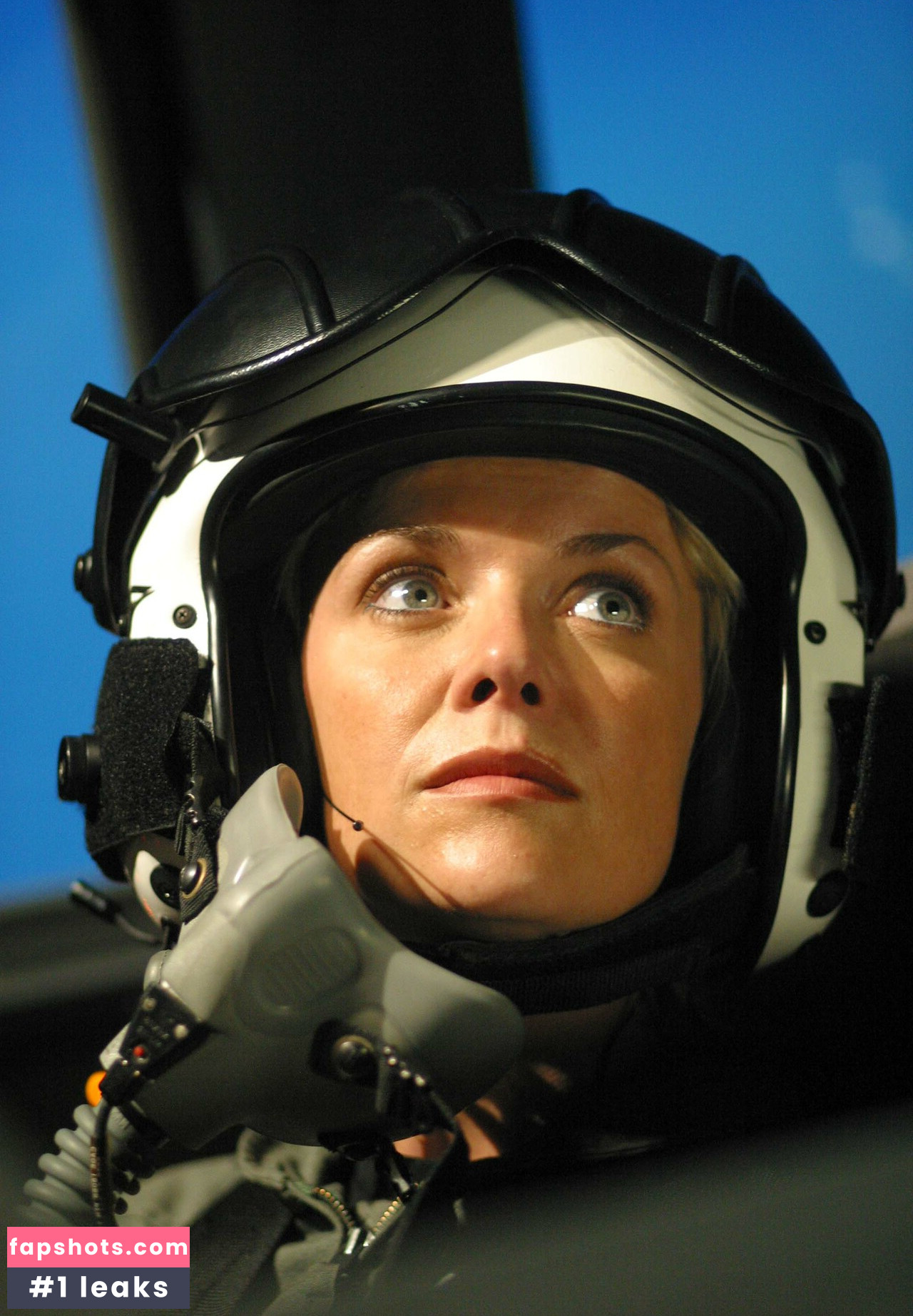 Amanda Tapping gallery photo #18