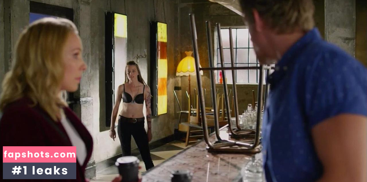 Amanda Tito gallery photo #6