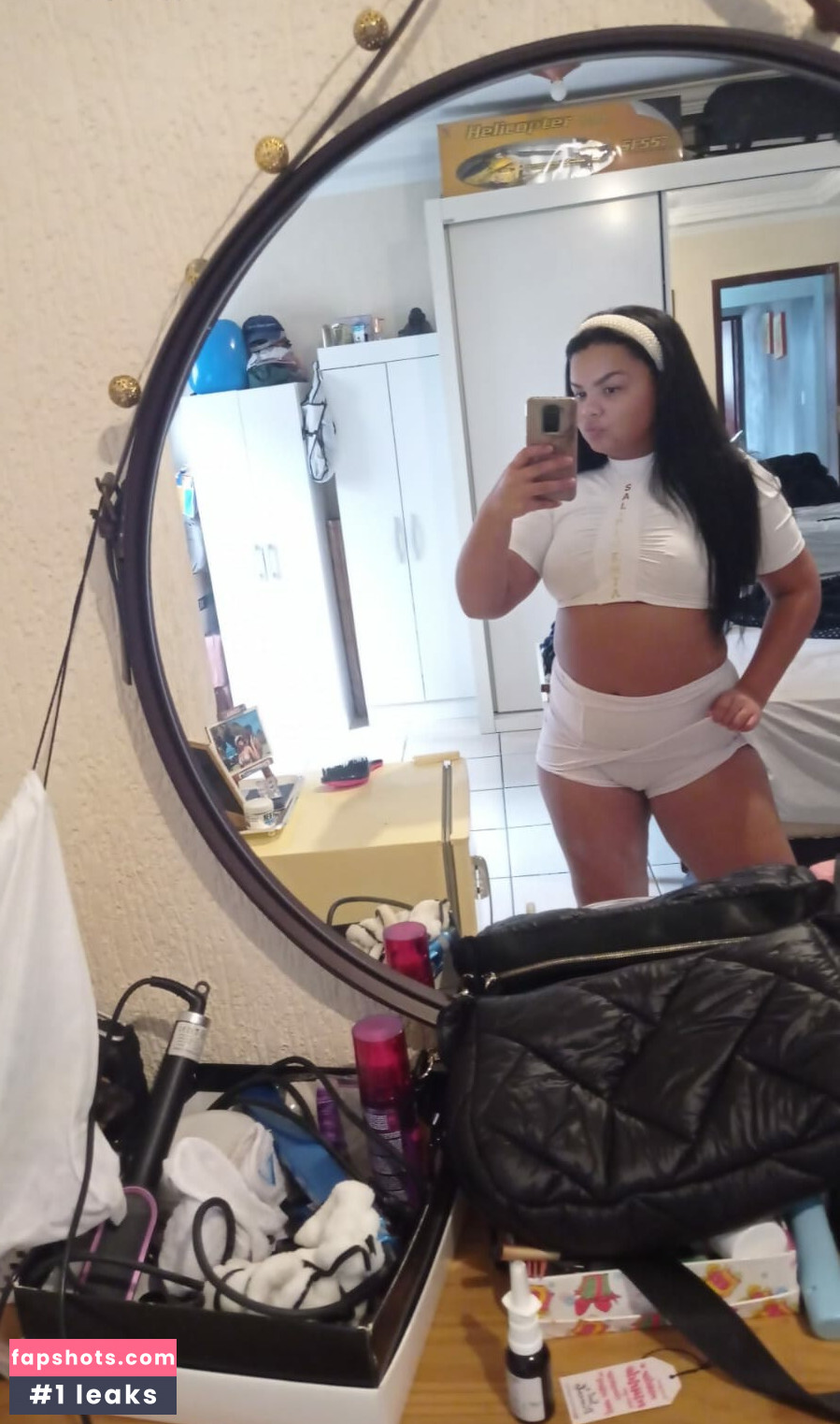 Amanda Victoria nude babe gallery