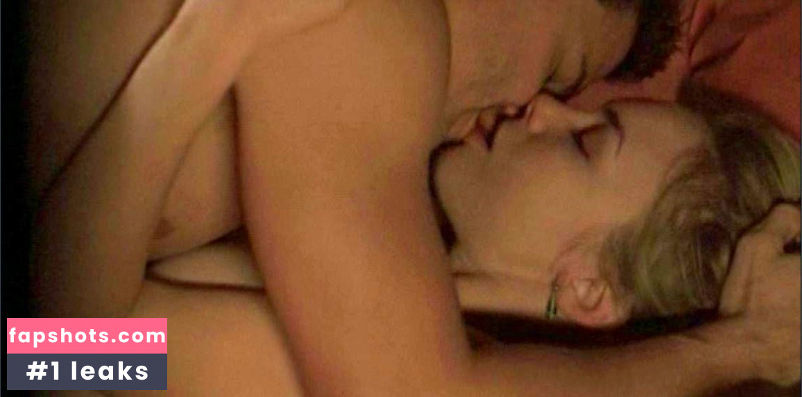 Amanda Walsh gallery photo #3