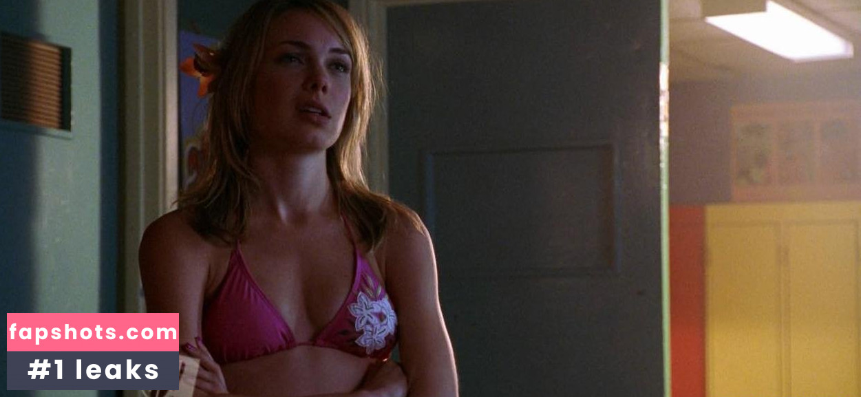 Amanda Walsh gallery photo #6